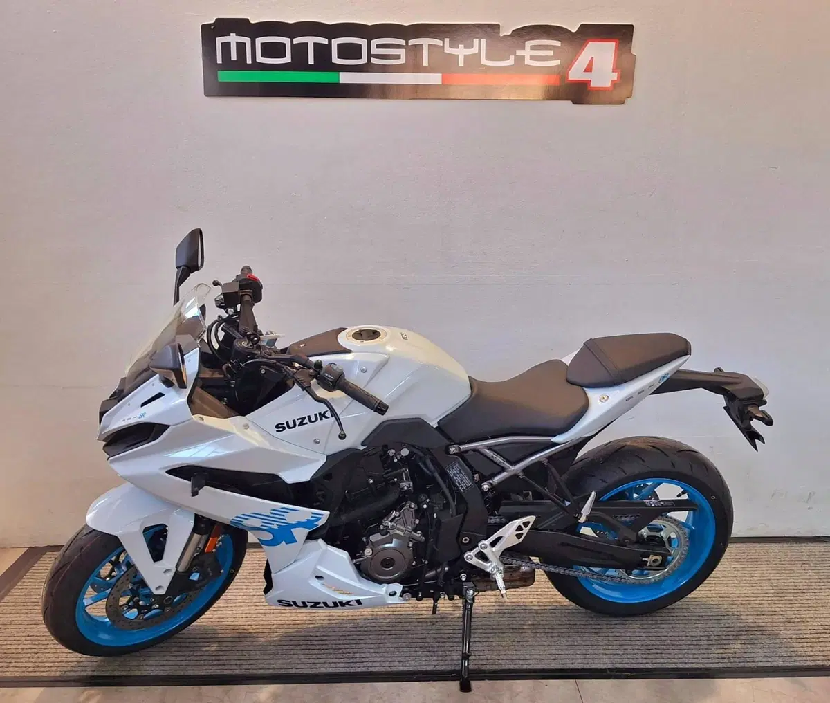 Suzuki GSX-8R (2024 - 26) (2)