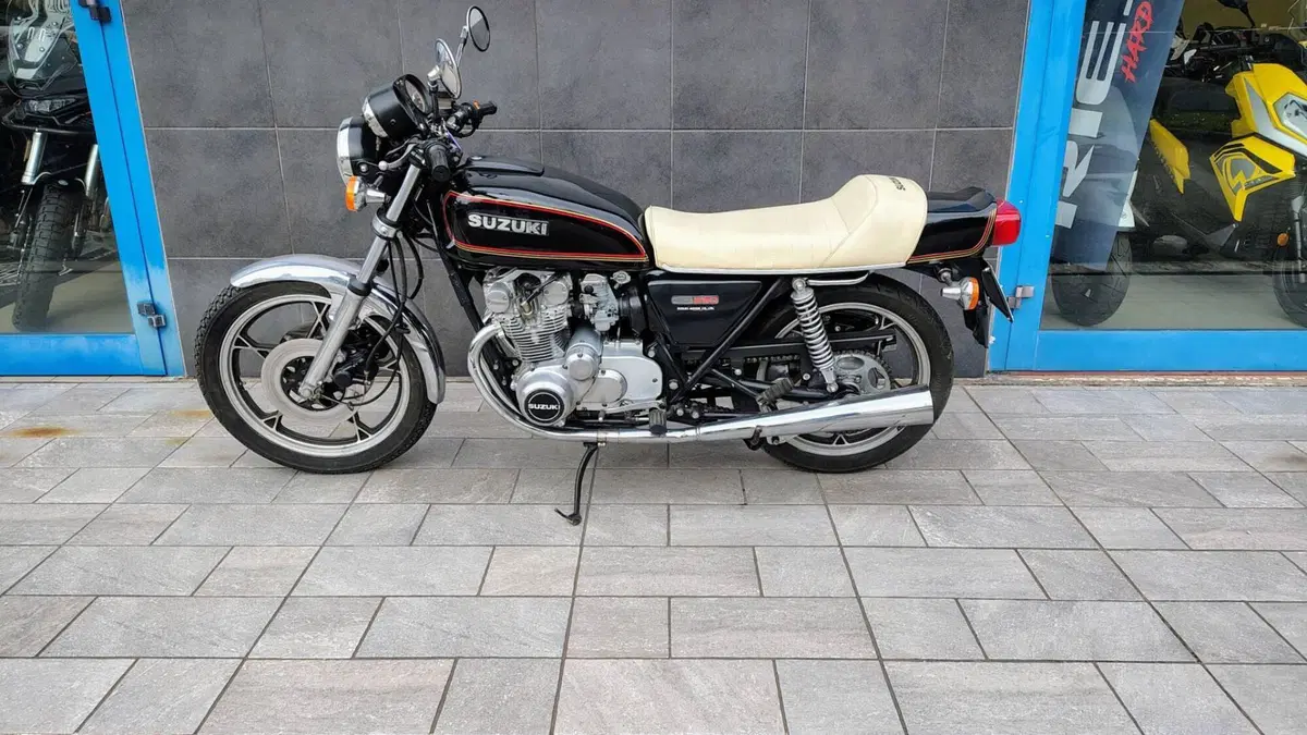 Suzuki GS 550 E 