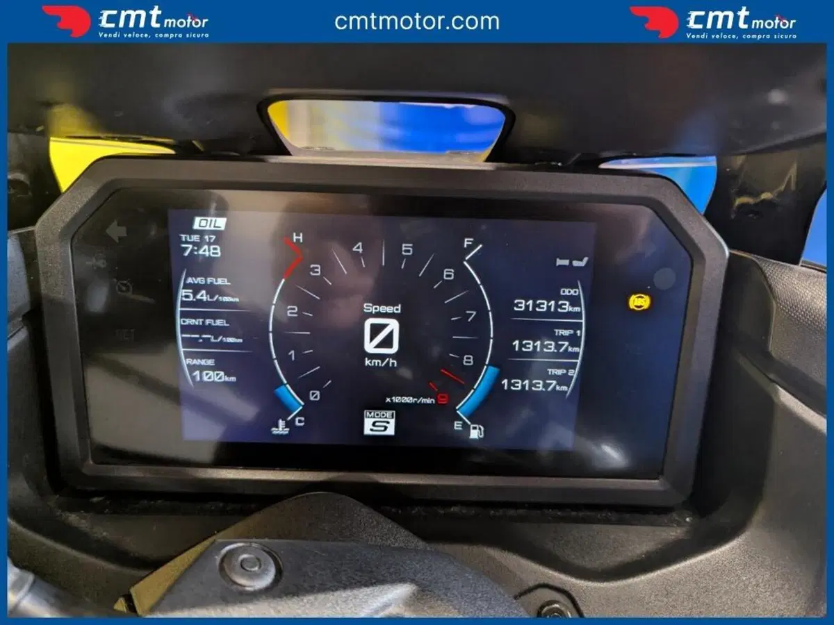 Yamaha T-Max 560 Tech Max (2022 - 24) (5)