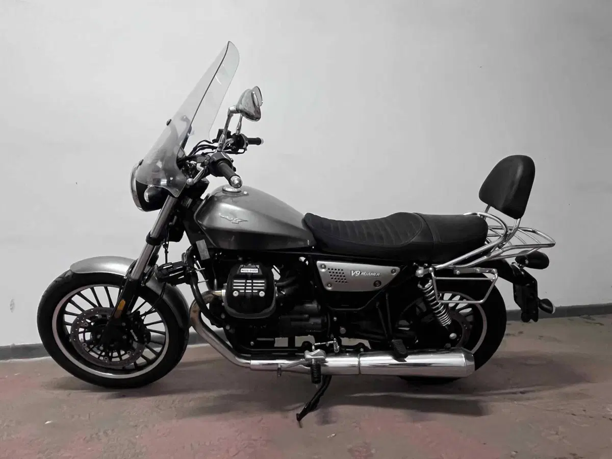 Moto Guzzi V9 Roamer (2021 - 24)
