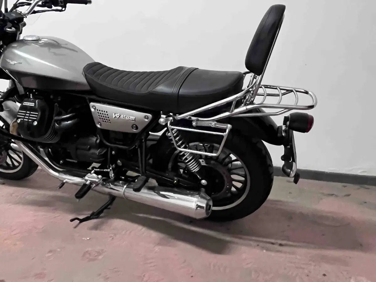 Moto Guzzi V9 Roamer (2021 - 24) (4)