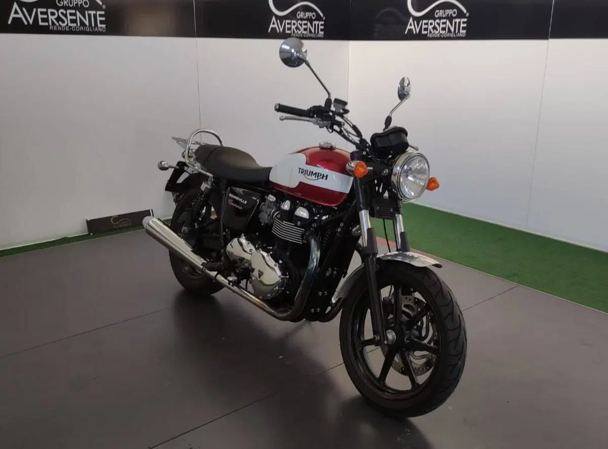 Triumph Bonneville (2007 - 16)