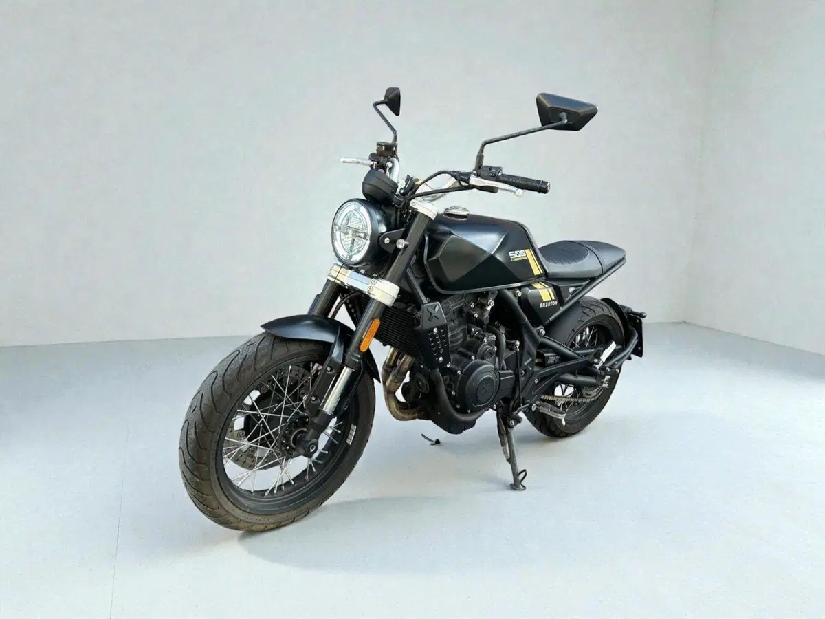 Brixton Motorcycles Crossfire 500 X (2021 - 26) (2)