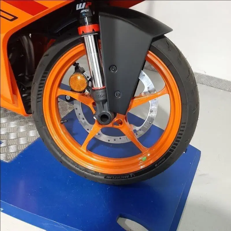 KTM RC 390 (2022 - 26) (4)