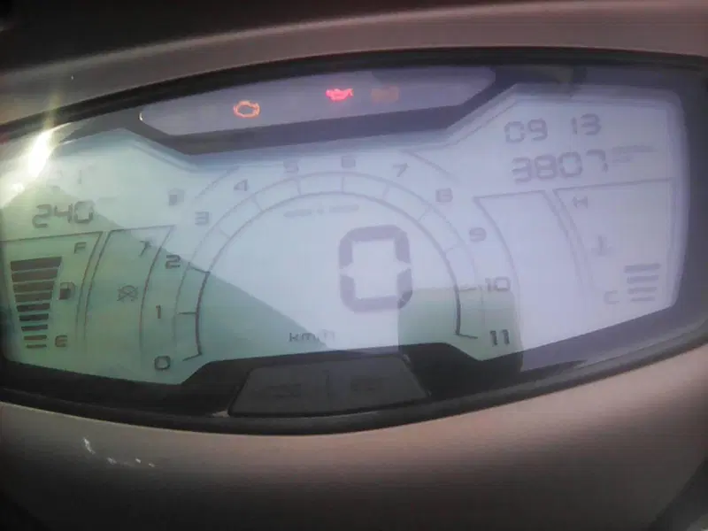 Piaggio Medley 150 ABS (2021 - 25) (3)