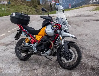 Moto Guzzi V85 TT Evocative Graphics (2021 - 23) usata