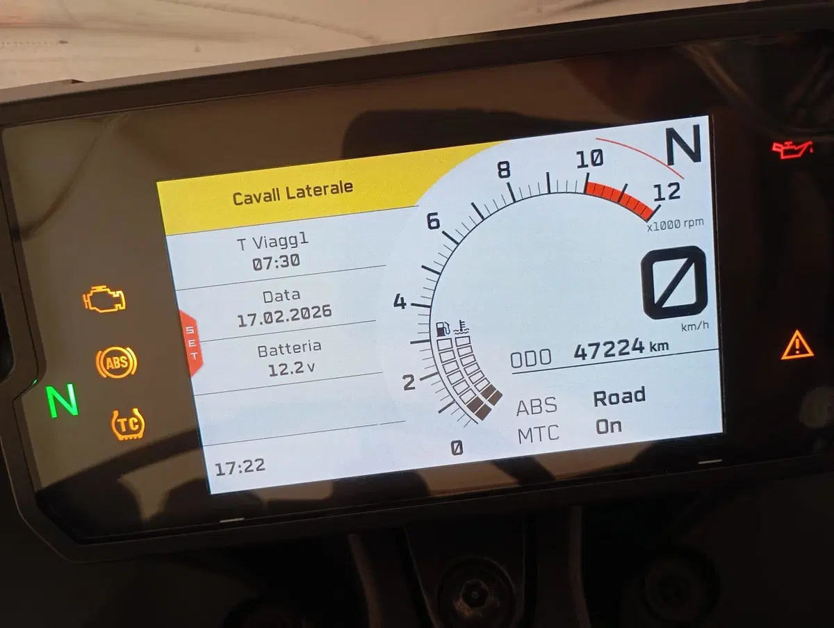 KTM RC 390 (2022 - 26) (10)