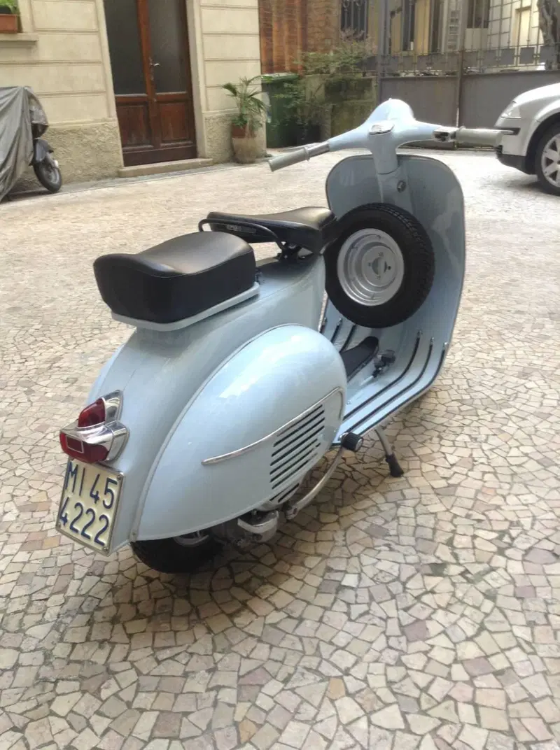 Piaggio Vespa 125 VNB6T (2)