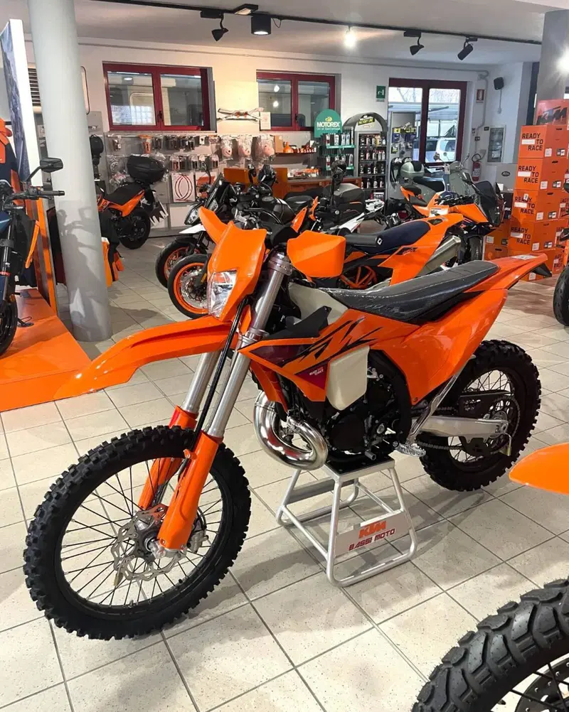 KTM 300 EXC (2026) (3)