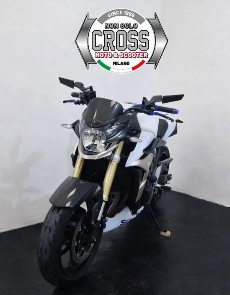 Suzuki GSR 750 (2010 - 15) (3)