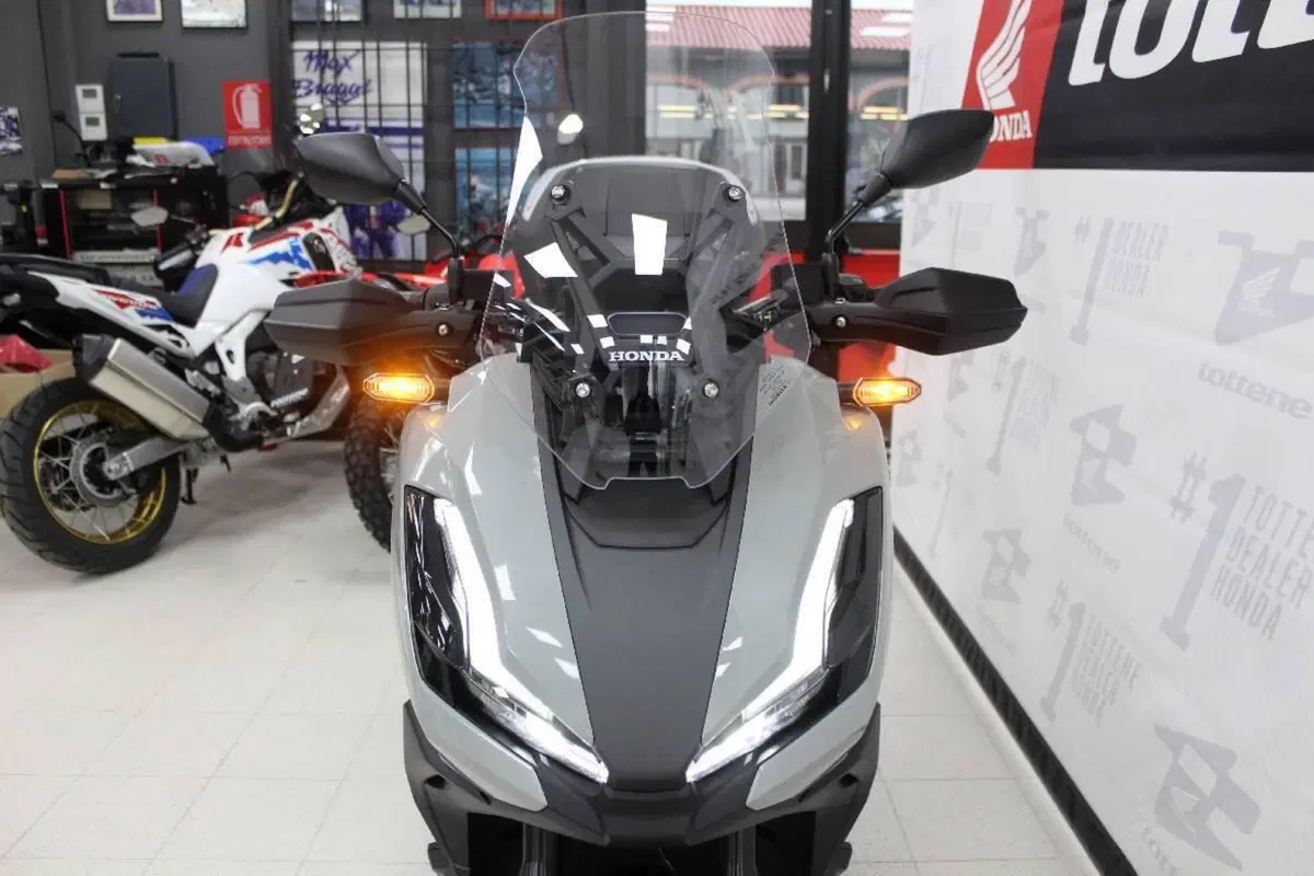 Honda ADV 350 Special Edition (2025 - 26) (4)