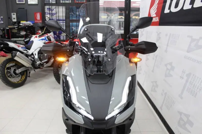 Honda ADV 350 Special Edition (2025 - 26) (4)