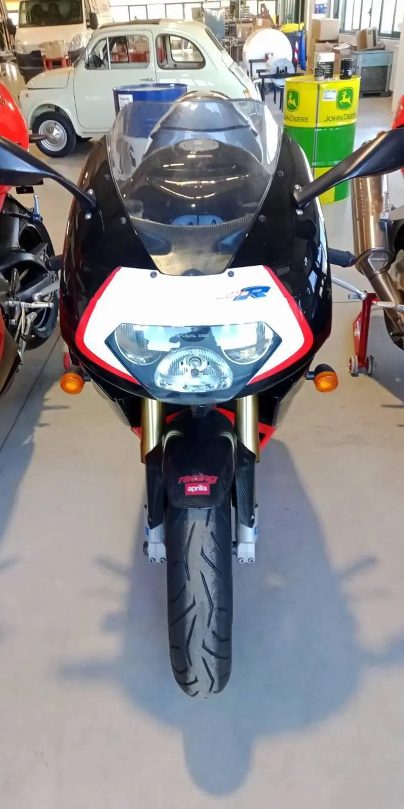 Aprilia RSV 1000 R