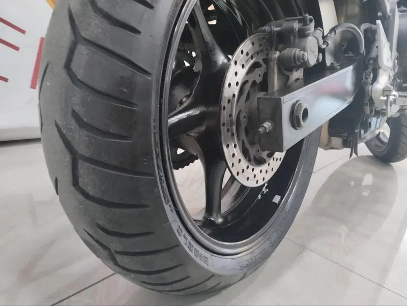 Yamaha FZ6 Fazer (2004 - 07) (9)