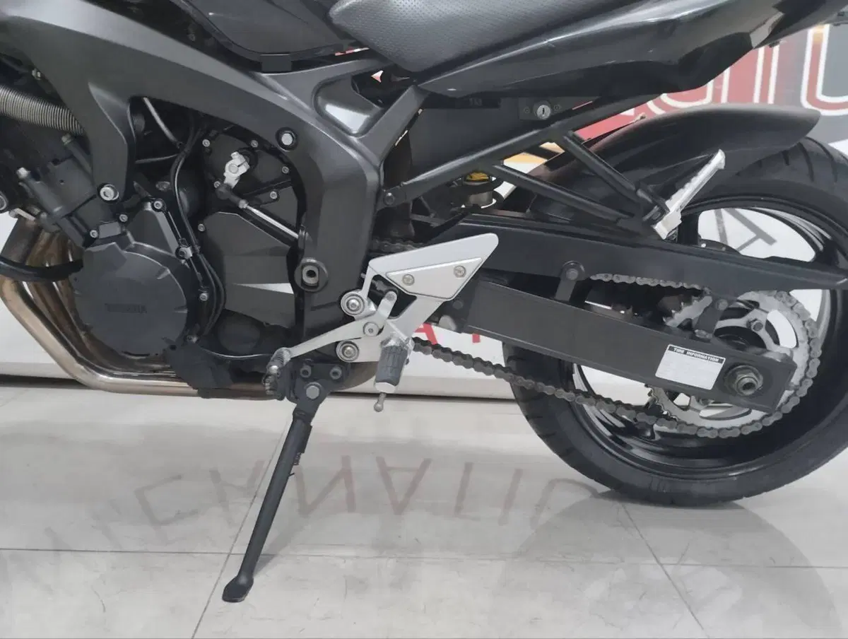 Yamaha FZ6 Fazer (2004 - 07) (10)
