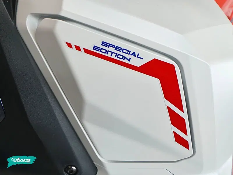 Honda X-ADV 750 Special Edition (2026) (5)