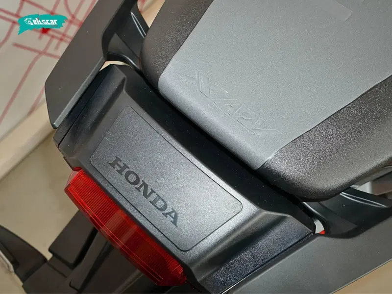 Honda X-ADV 750 Special Edition (2026) (7)