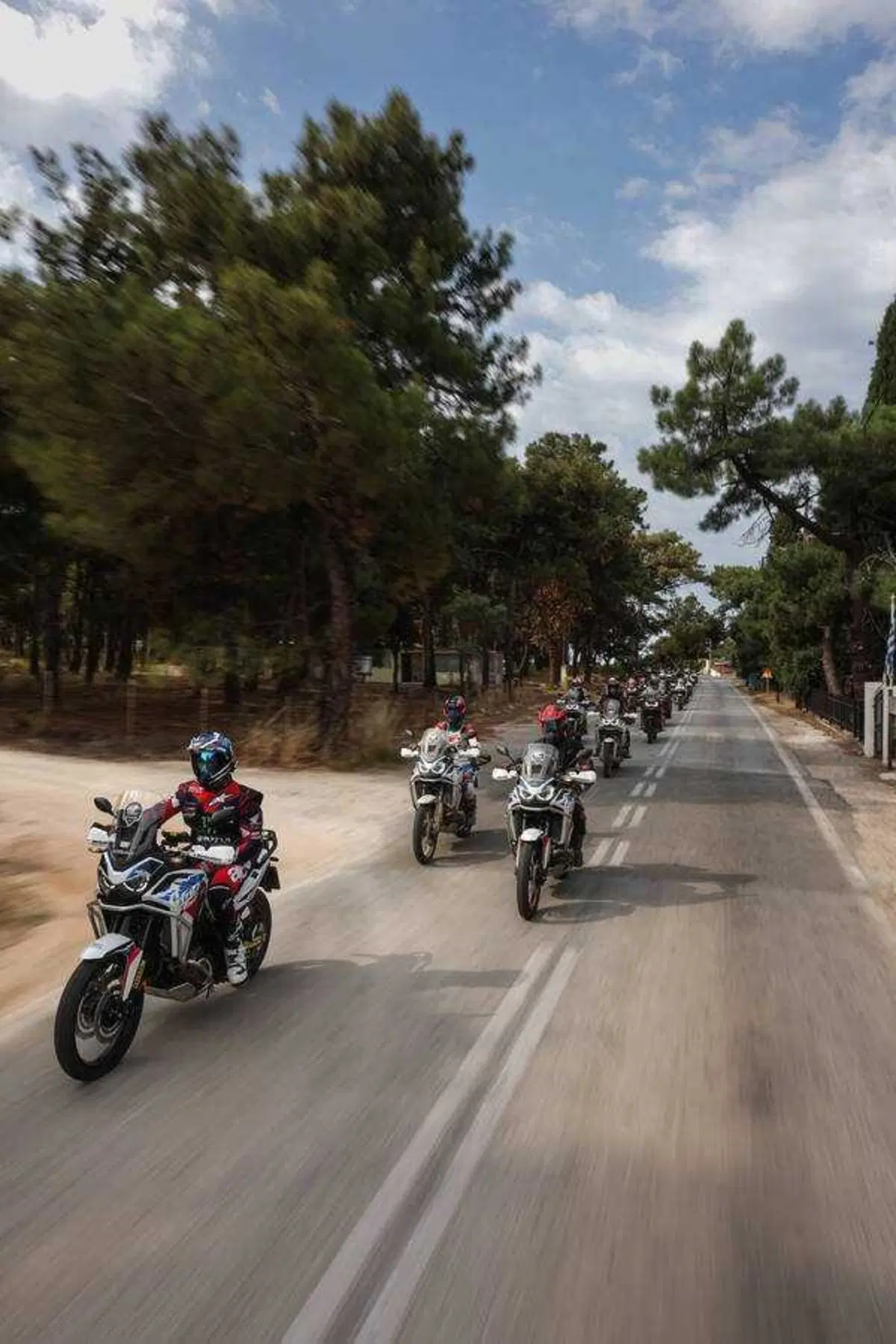 Honda e l'off-road per tutti! Debuttano i nuovi tour Adventure Roads in sella alla Transalp E-Clutch (4)