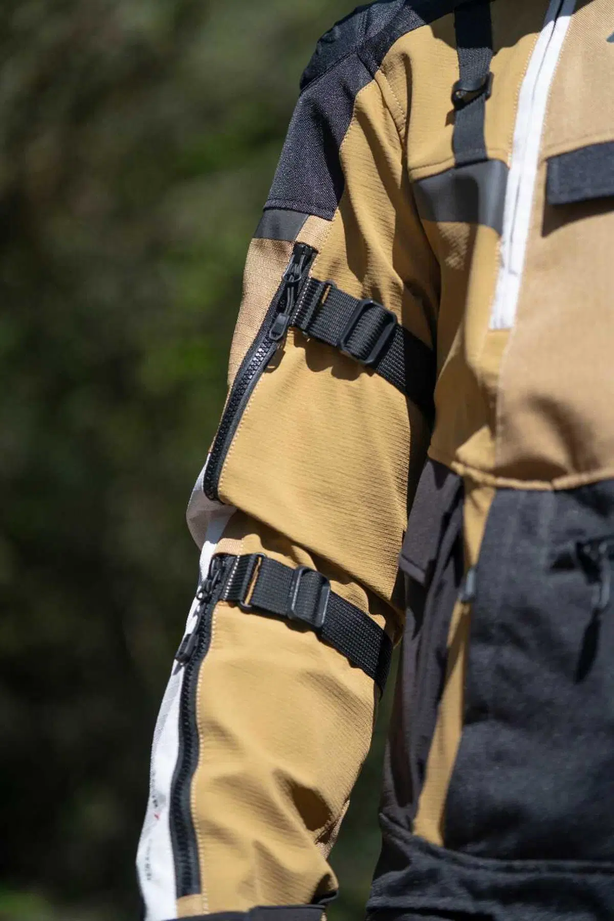 LS2 lancia il completo X-Master: l'abbigliamento a tre strati per l'adventure (20)