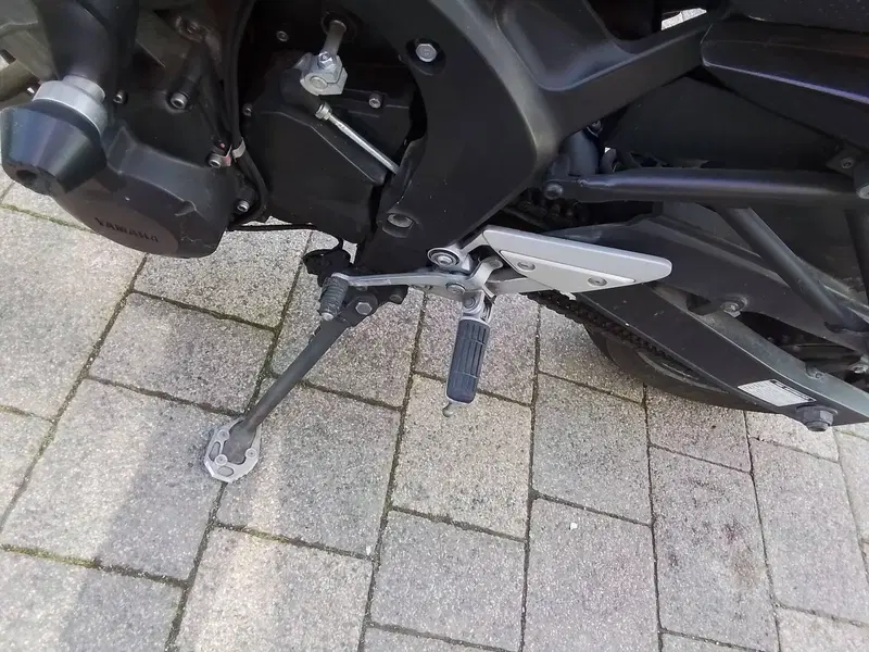 Yamaha FZ6 (2004 - 07) (9)