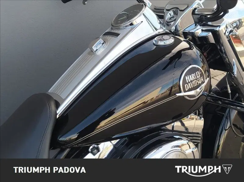 Harley-Davidson 1584 Road King Classic (2007 - 10) - FLHRC (4)