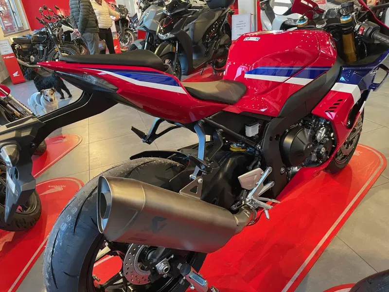 Honda CBR 1000 RR-R Fireblade SP (2024 - 26) (3)