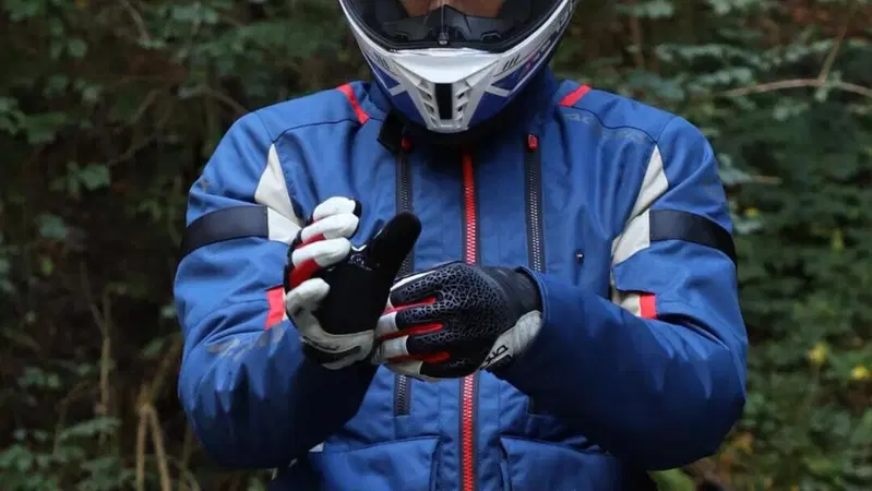 Acerbis presenta X-TRAVEL 2.0, la giacca touring modulare per affrontare ogni clima