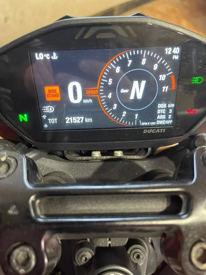 Ducati Hypermotard 950 SP (2022 - 25) (12)