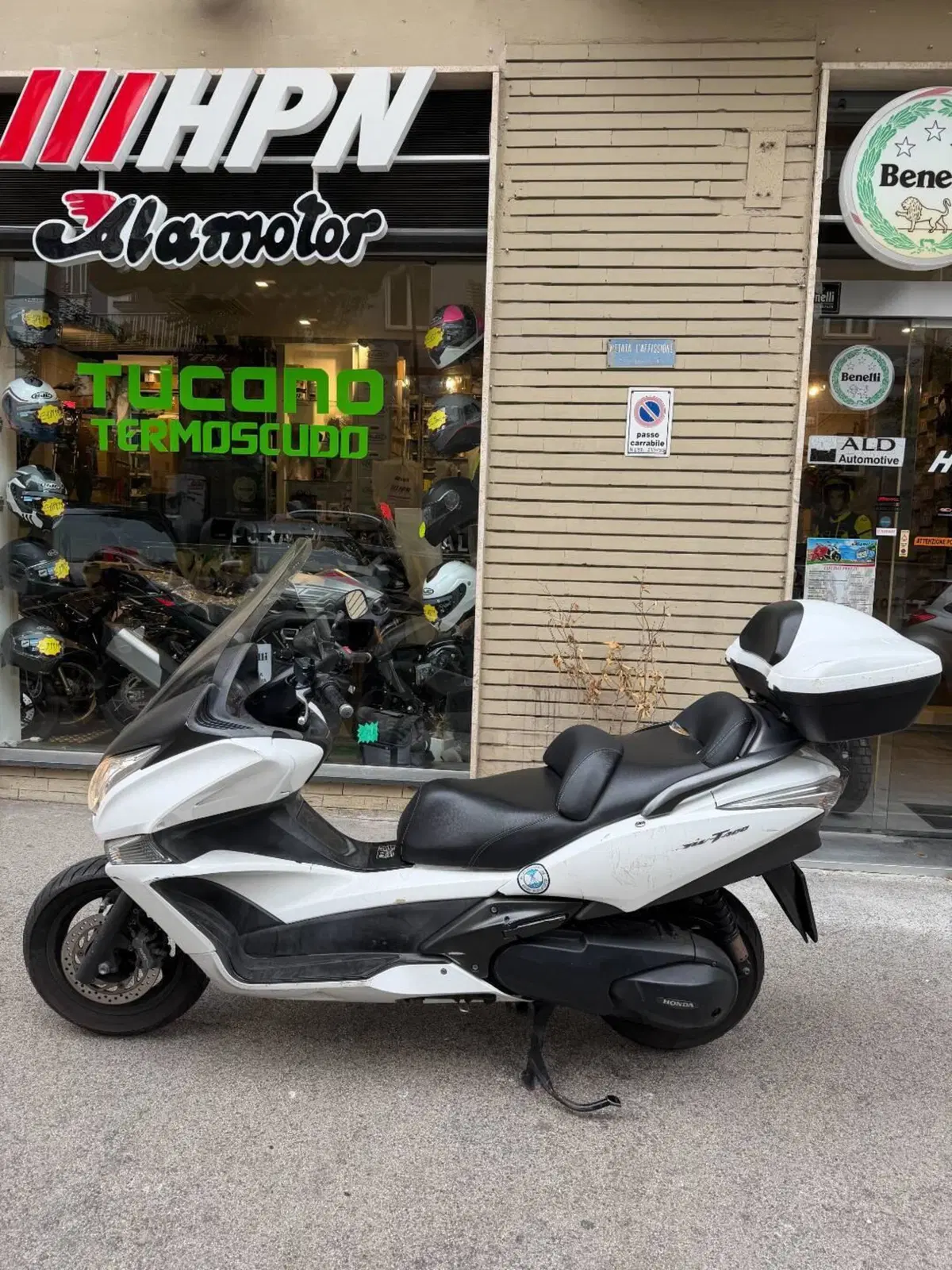 Honda SW-T 400 ABS (2008 - 16) (2)