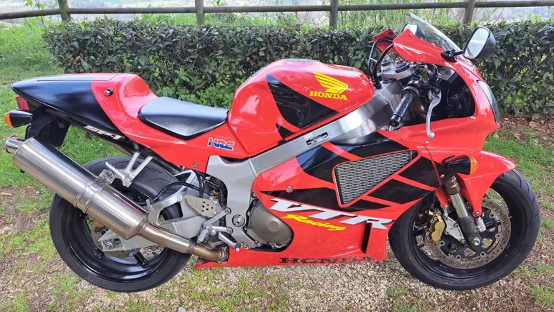 Honda VTR 1000 SP-1 (2000 - 01) (2)