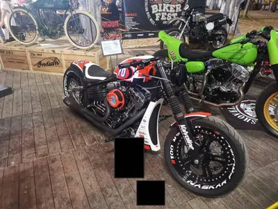 Harley-Davidson 1584 Rocker C (2009 - 11) - FXCWC usata