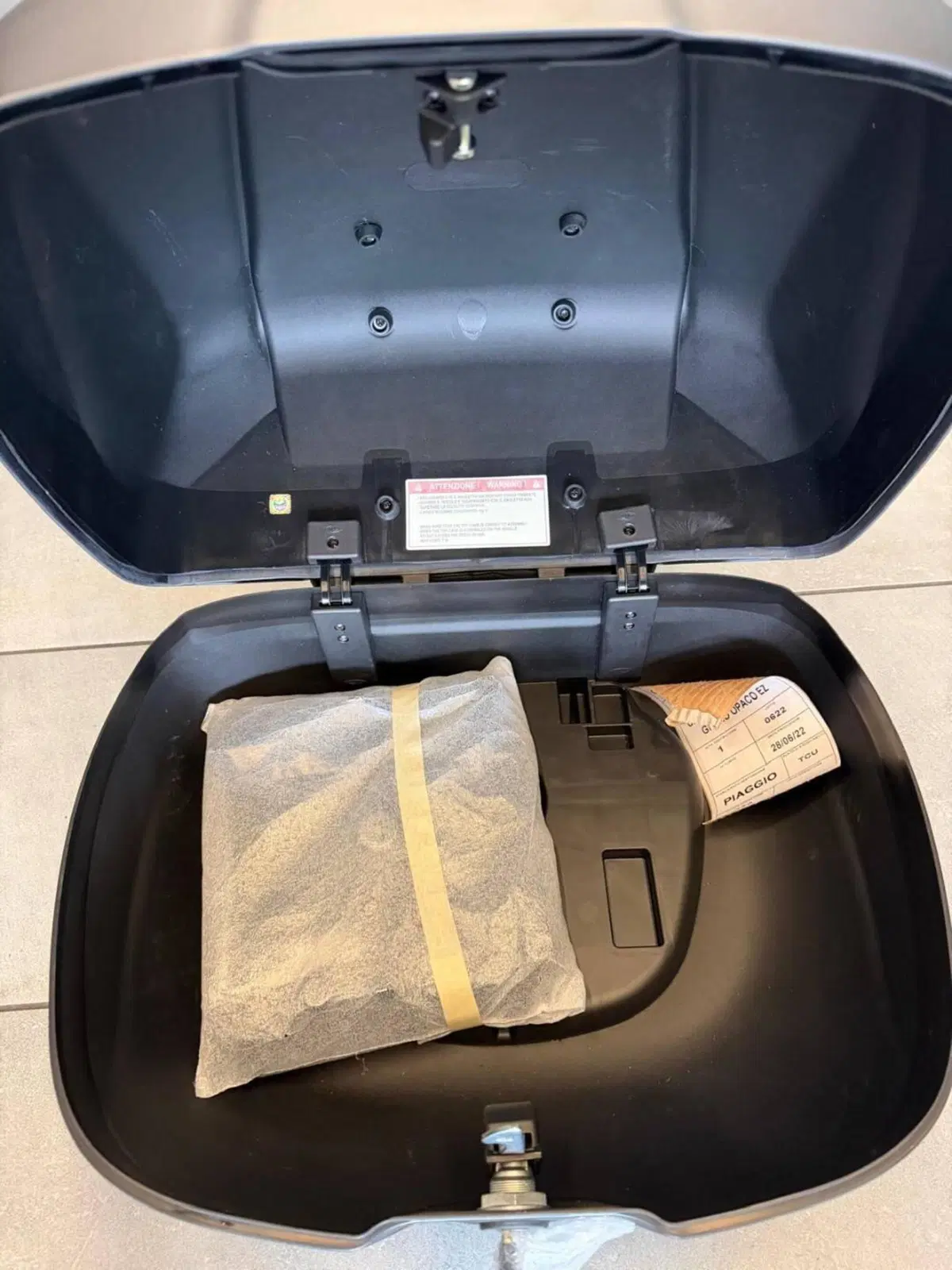 BAULETTO PIAGGIO ANTRACITE PER MP3 530 (3)