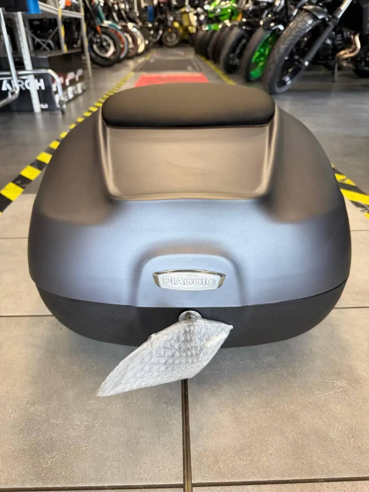 BAULETTO PIAGGIO ANTRACITE PER MP3 530