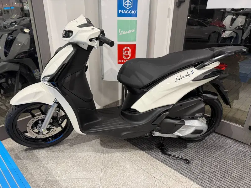 Piaggio Liberty 150 S (2025 - 26) (3)