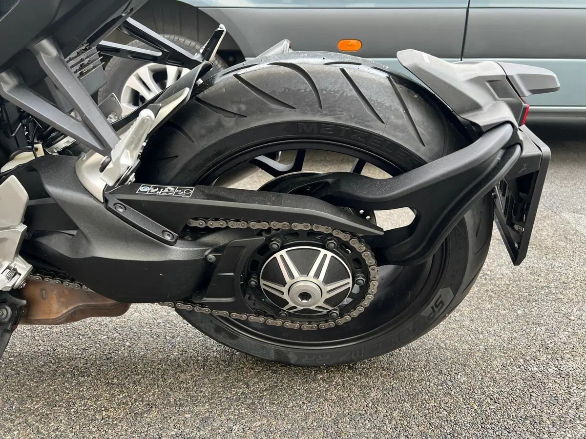 Honda CB 1000 R (2021 - 25) (14)