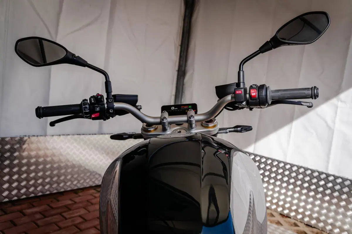 Bmw R 12 (2024 - 26) (15)