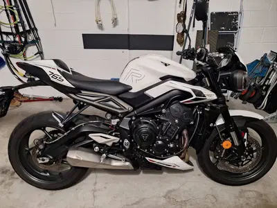 Triumph Street Triple 765 R (2023 - 26) usata