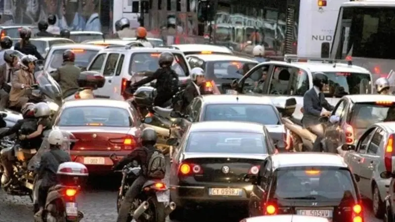 Emissioni in calo, ma l'Italia va a due velocit&agrave;, il Sud frena la svolta green