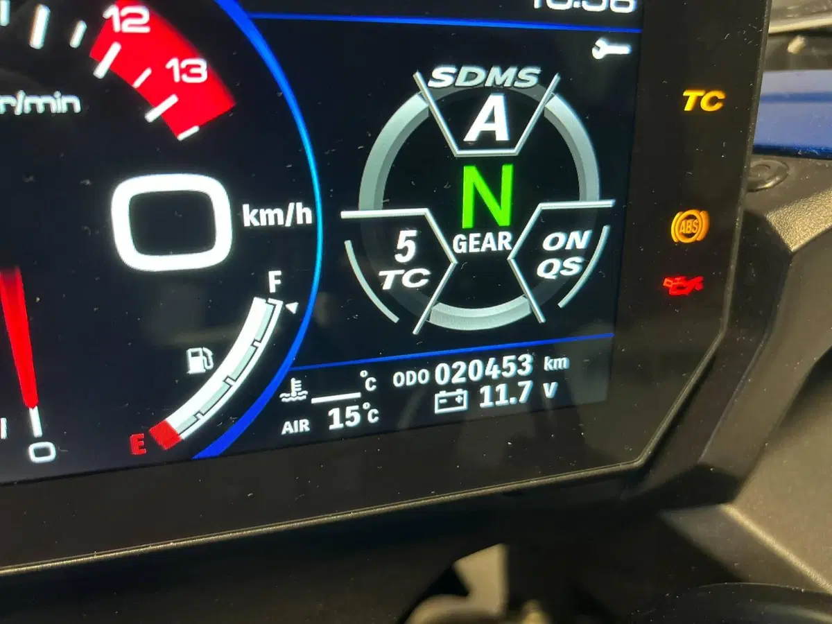 Suzuki GSX-S1000GT (2022 - 24) (5)