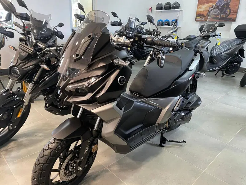 Voge Sfida SR2 ADV (2026)