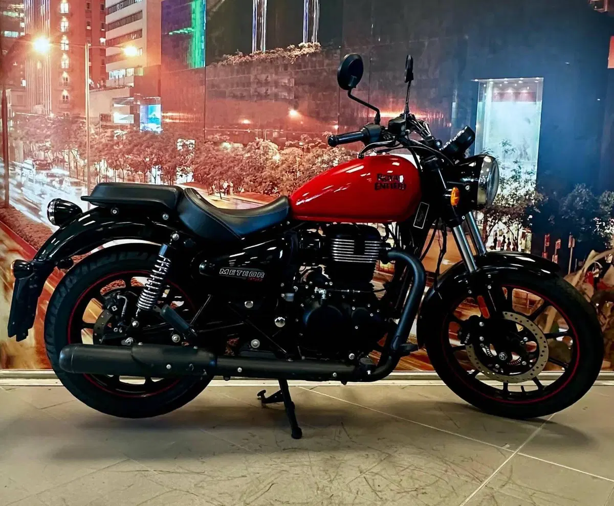 Royal Enfield Meteor 350 (2021 - 26) (3)