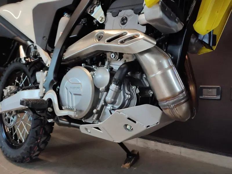 Suzuki DR-Z4S (2025 - 26) (5)