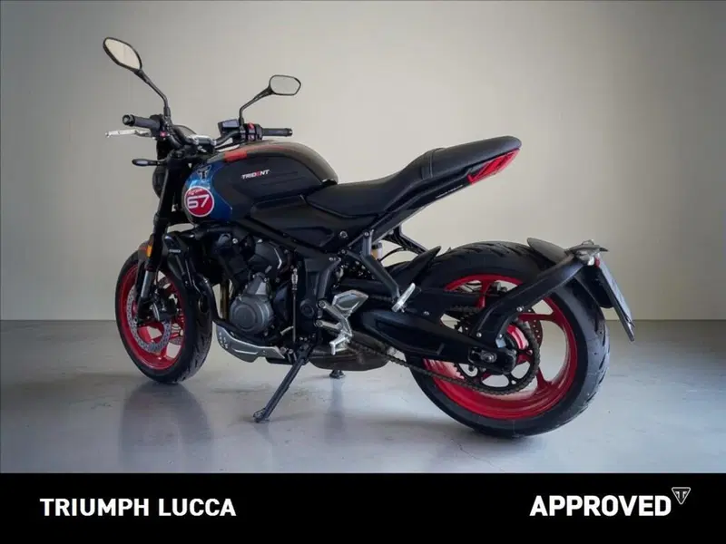Triumph Trident 660 Triple Tribute Edition (2025 - 26) (4)