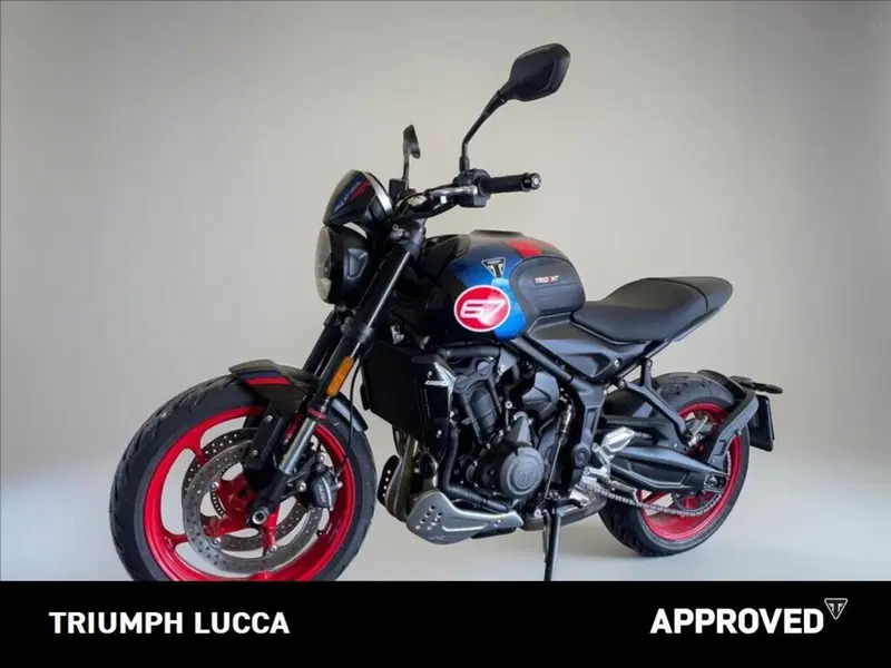 Triumph Trident 660 Triple Tribute Edition (2025 - 26) (5)