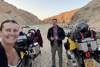 Craig e Lindsay Foreman, i due motociclisti globetrotter condannati in Iran senza prove a 10 anni per spionaggio 
