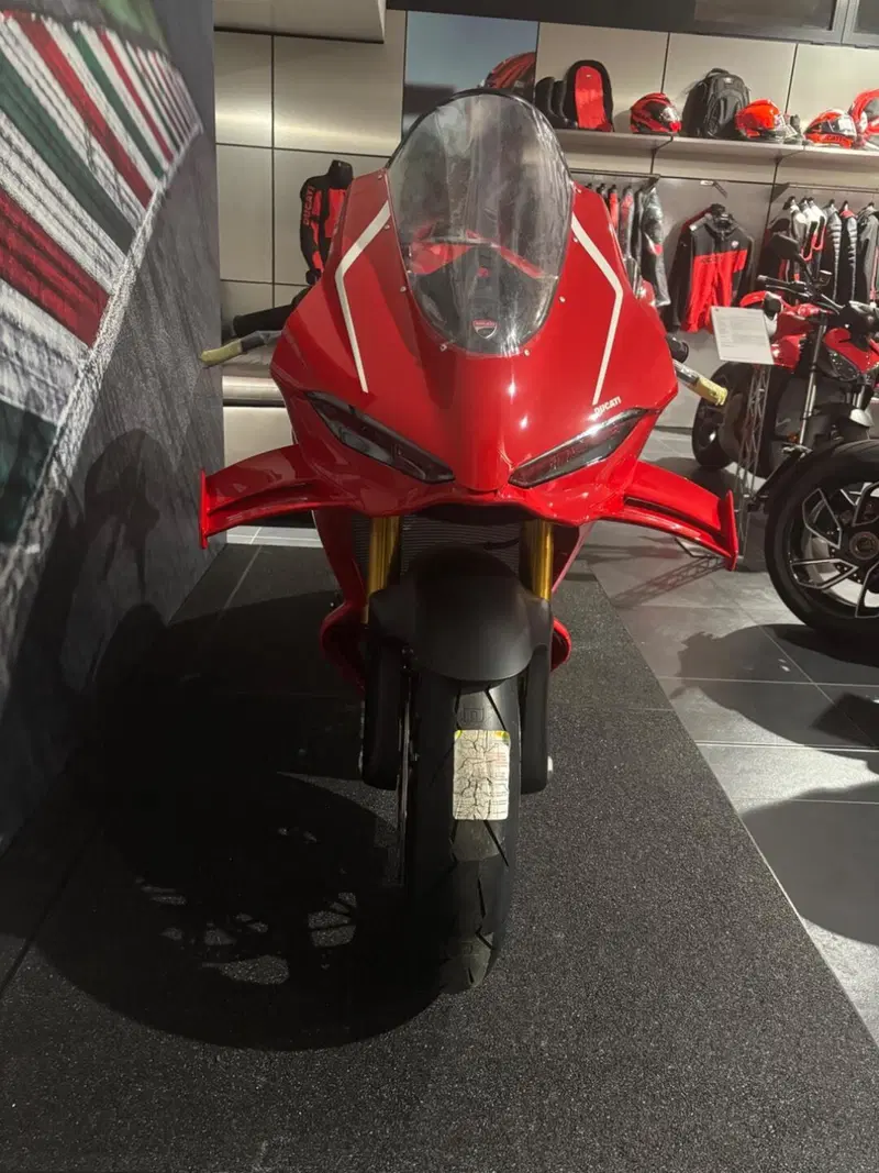 Ducati Panigale V4 R (2026) (3)