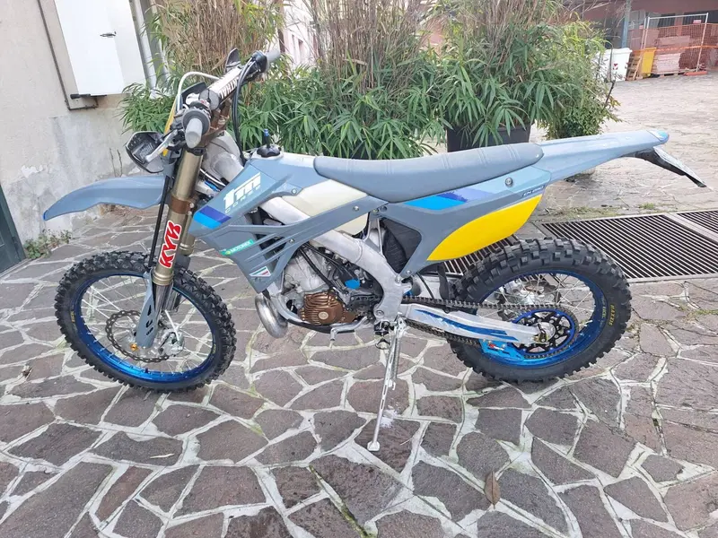 Tm Moto EN 250 ES Fi 2T TM Corse (2025)