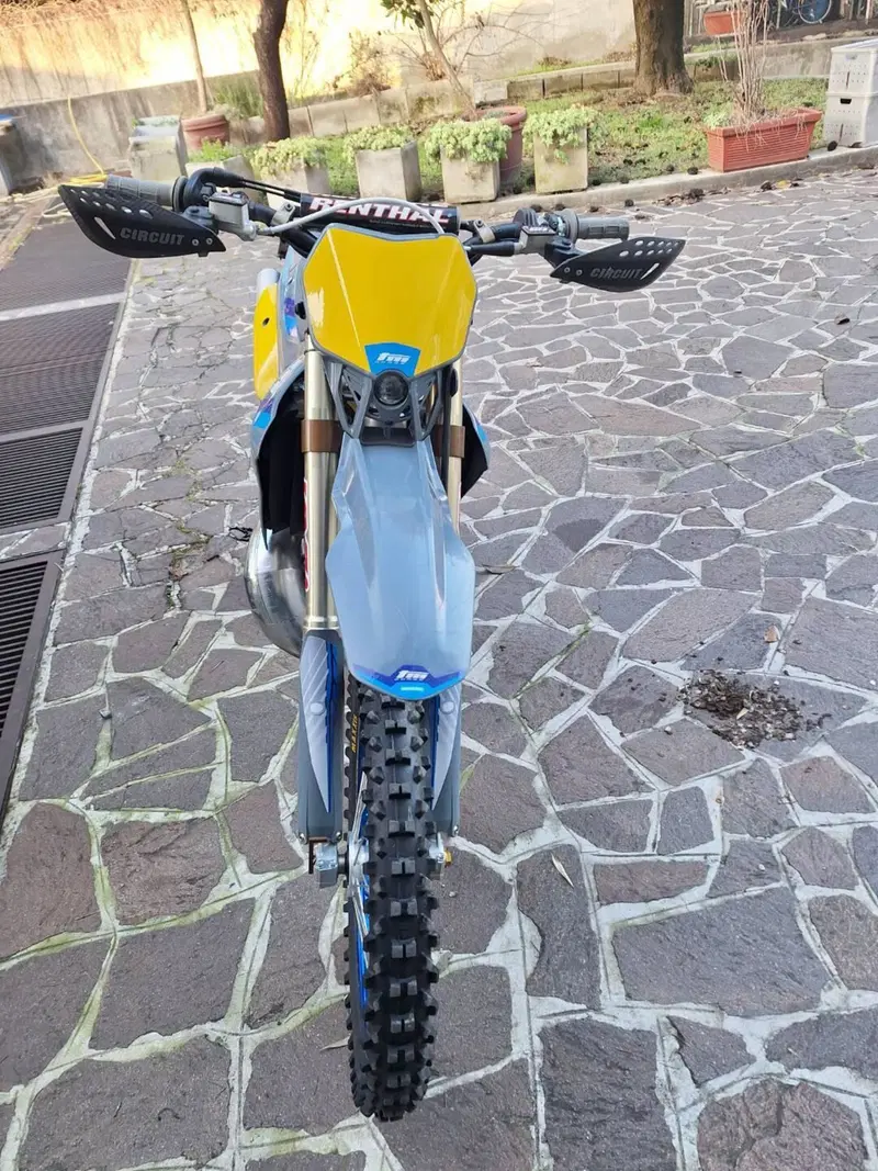Tm Moto EN 250 ES Fi 2T TM Corse (2025) (2)