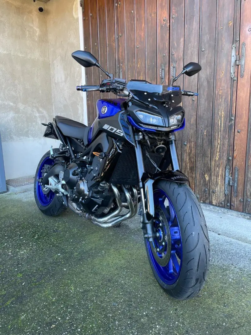 Yamaha MT-09 (2017 - 20) (2)