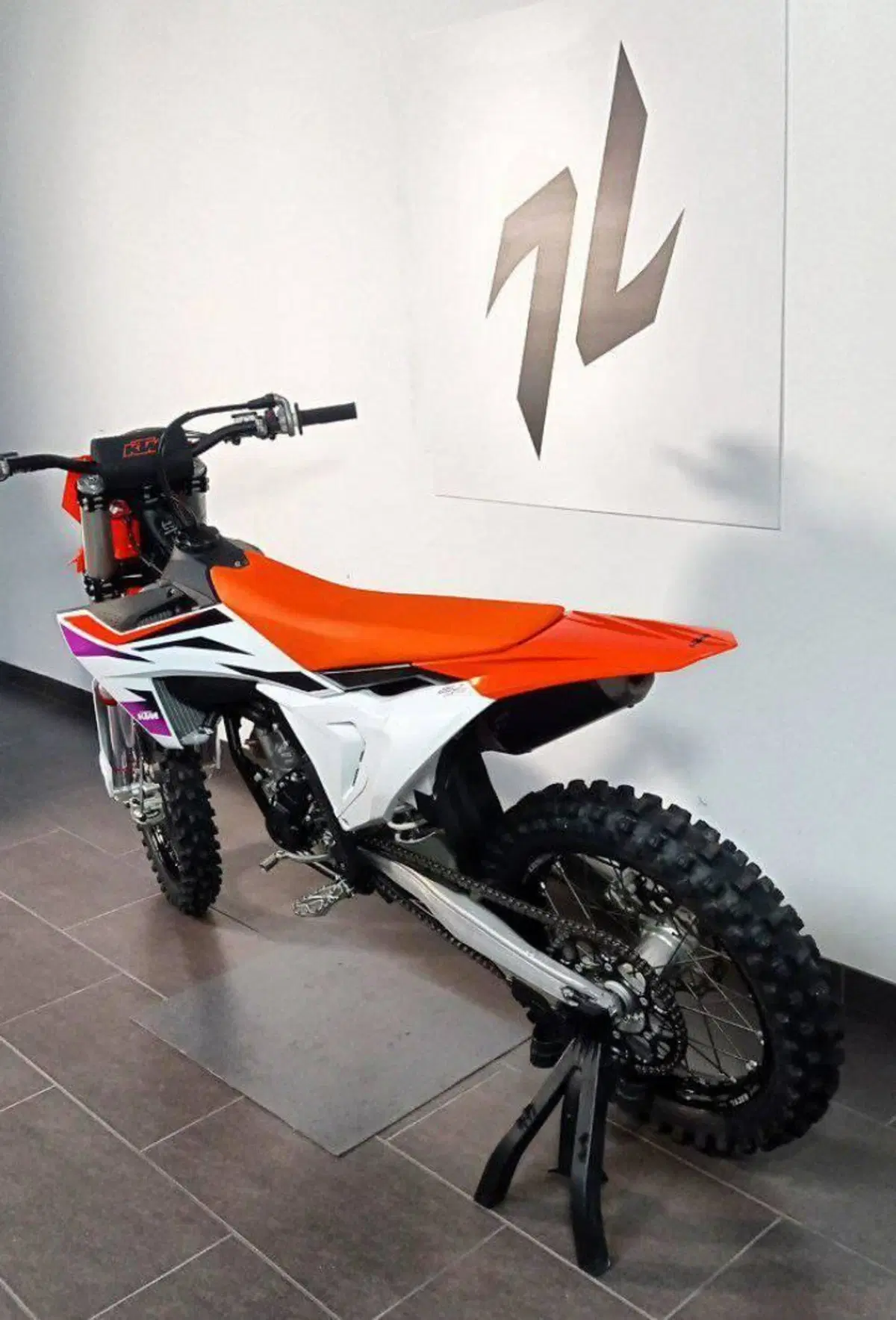 KTM 250 SX-F (2024) (4)